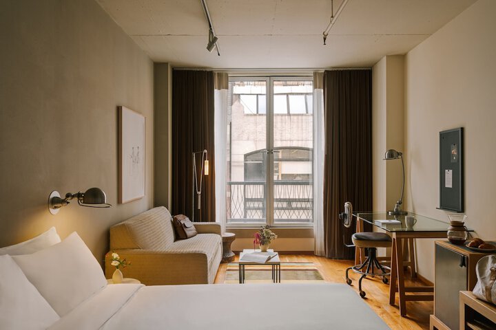 Room 34 of 67