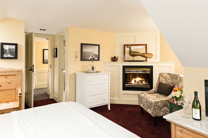 Brass Key Guesthouse - Adults Only