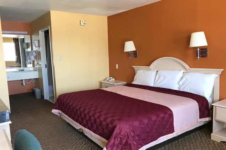 Room 12 of 22