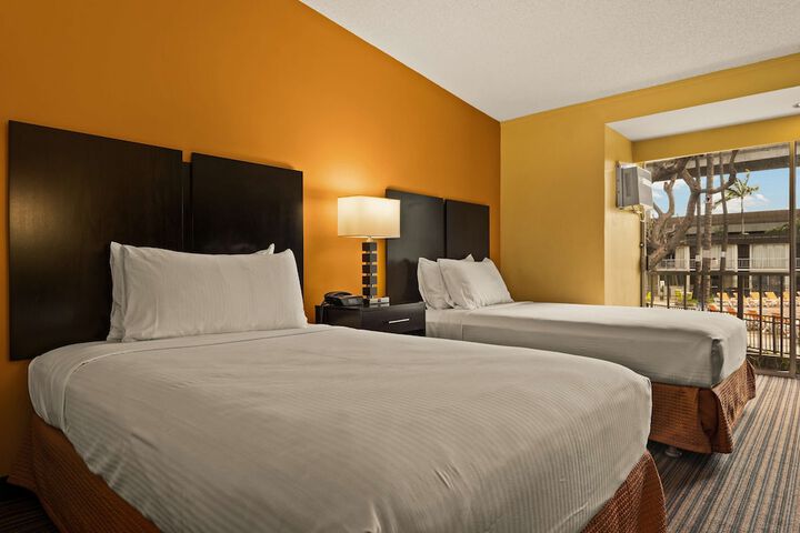 Best Western The Plaza Hotel Honolulu Airport - Free Breakfast