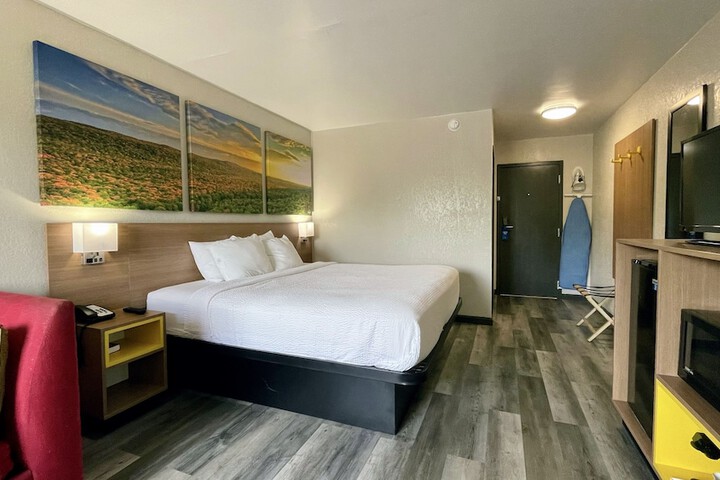 Room 15 of 29