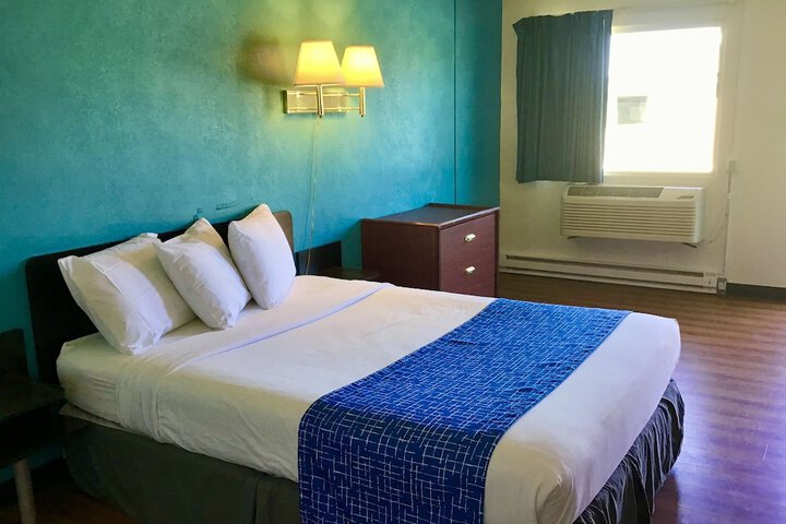 Room 6 of 23