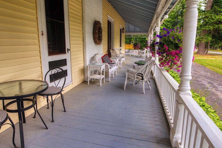 Rockwell Falls Inn and Wine Bar