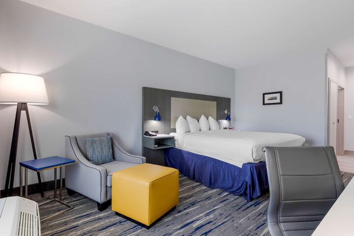 Room 16 of 33