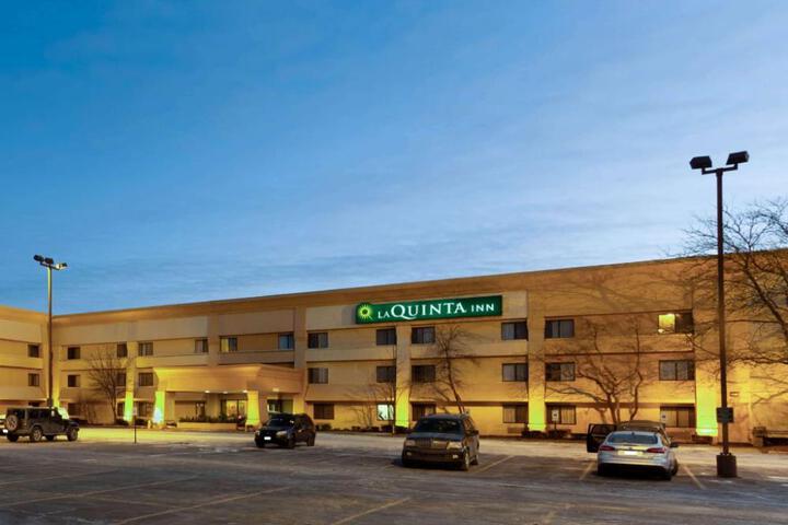 La Quinta Inn & Suites by Wyndham Chicago Willowbrook