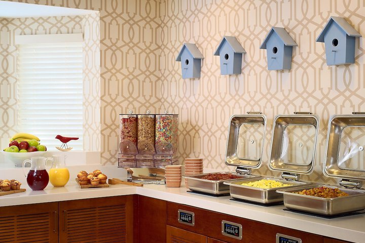 Sonesta Simply Suites Cleveland Airport