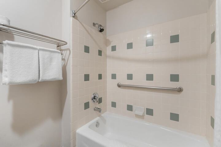 Best Western Plus John Jay Inn & Suites