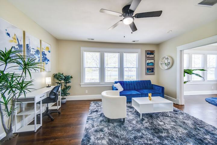 Modern Portsmouth Apartment: Walk to Norfolk Ferry