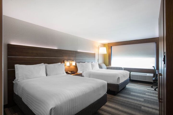 Holiday Inn Express & Suites Ludington by IHG