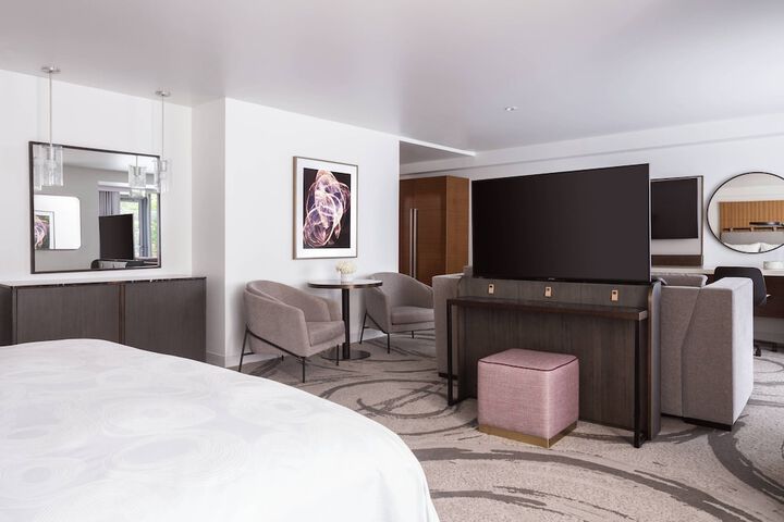 Room 27 of 117