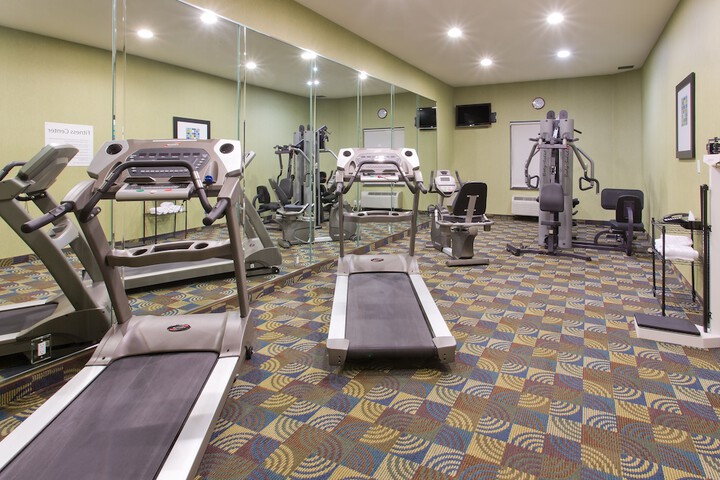 Holiday Inn Express Hotel & Suites Alvarado by IHG