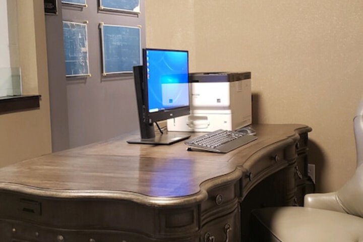 Business Center 75 of 80
