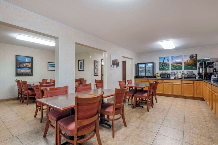 Breakfast/Coffee Service 29 of 34