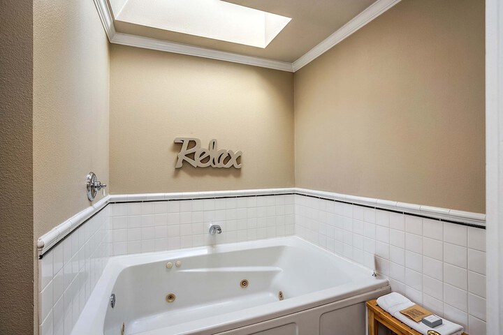 Cannon Beach Hotel Collection