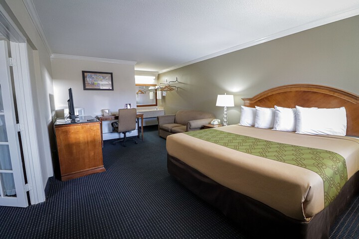 Room 12 of 38