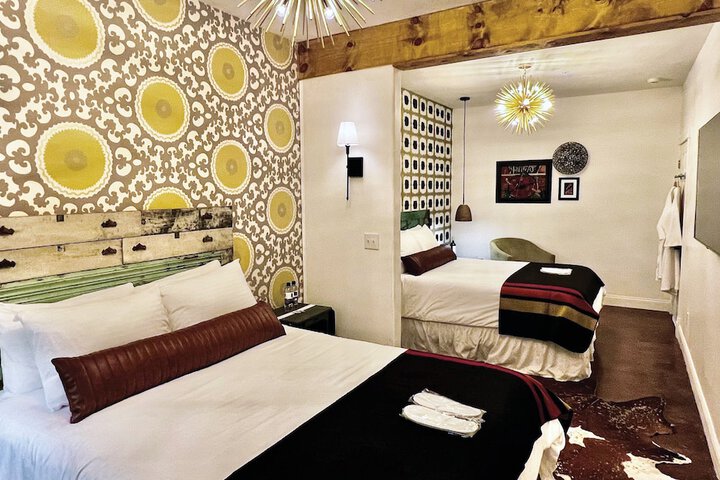 Room 18 of 25