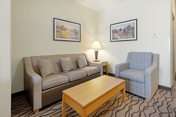 Room 15 of 36