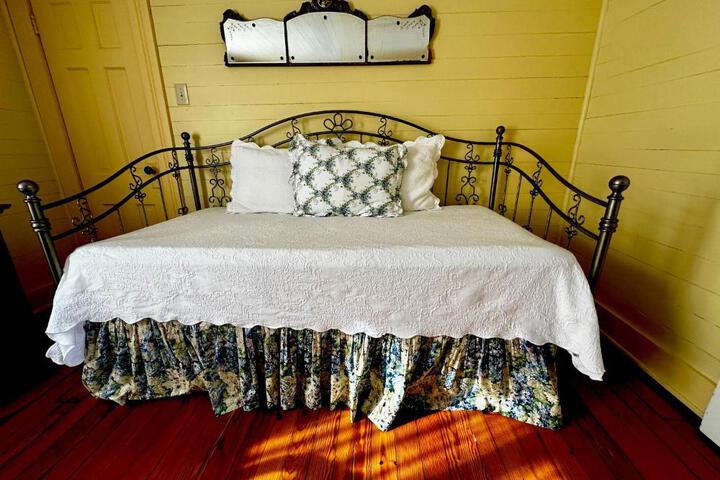 The Bed and Breakfast at Peace Hill Farm