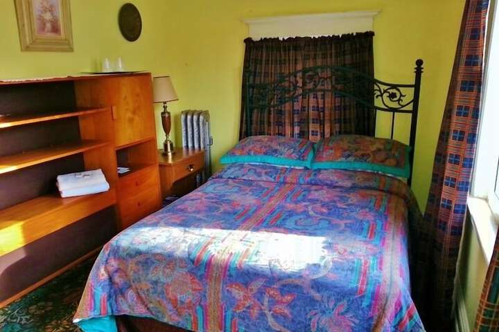 Room 6 of 17