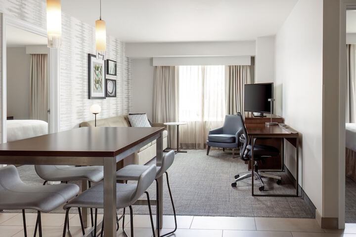 Room 11 of 36