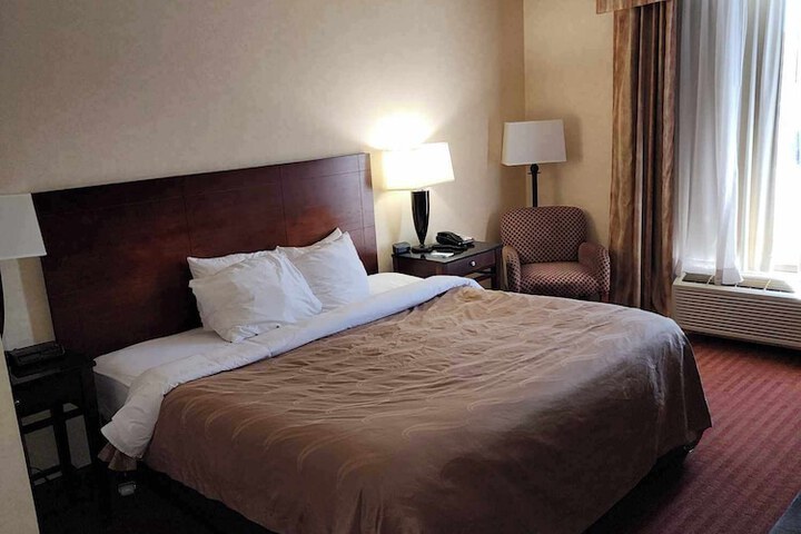 Quality Inn & Suites Somerset Downtown