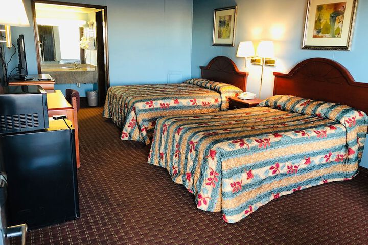 Room 10 of 14