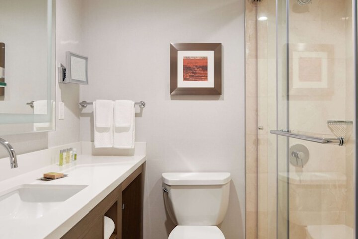 DoubleTree by Hilton Torrance - South Bay