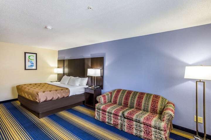 Room 18 of 36
