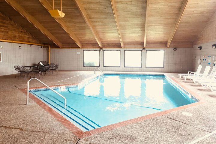 Pool 10 of 64