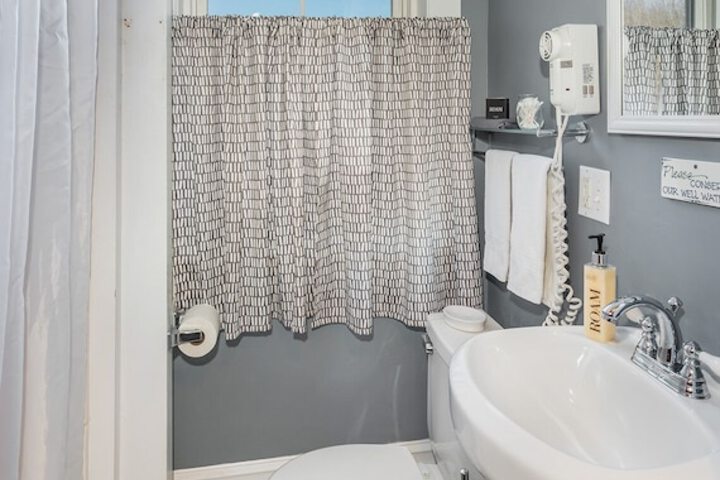 Room 14 of 103