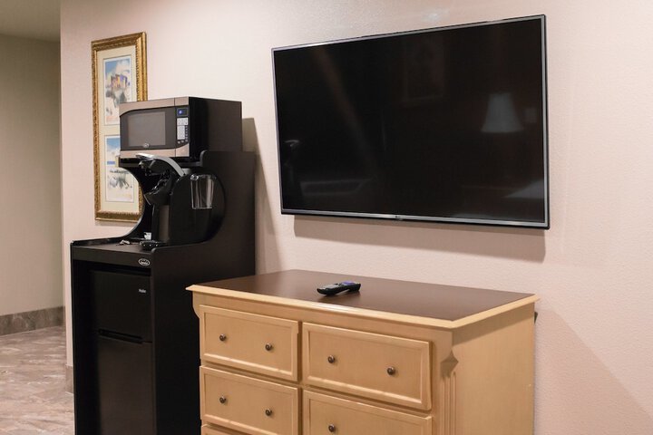Room 9 of 18