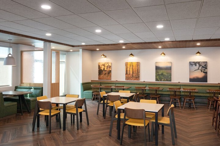 Breakfast/Coffee Service 22 of 26