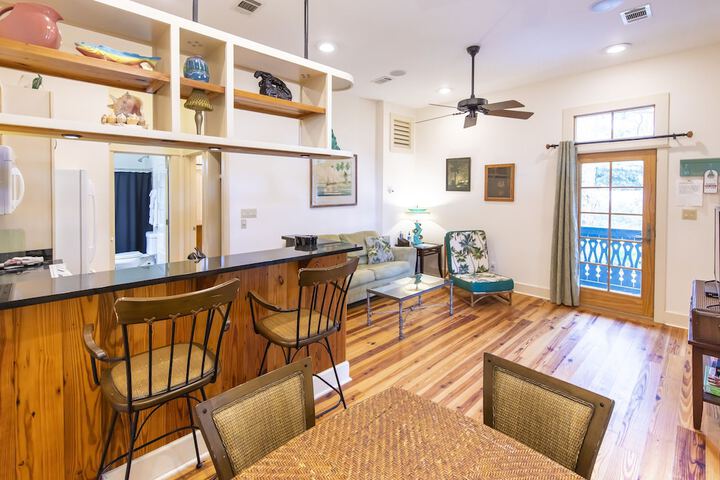 Hibiscus Coffee & Guesthouse