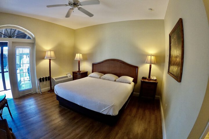 Room 12 of 40