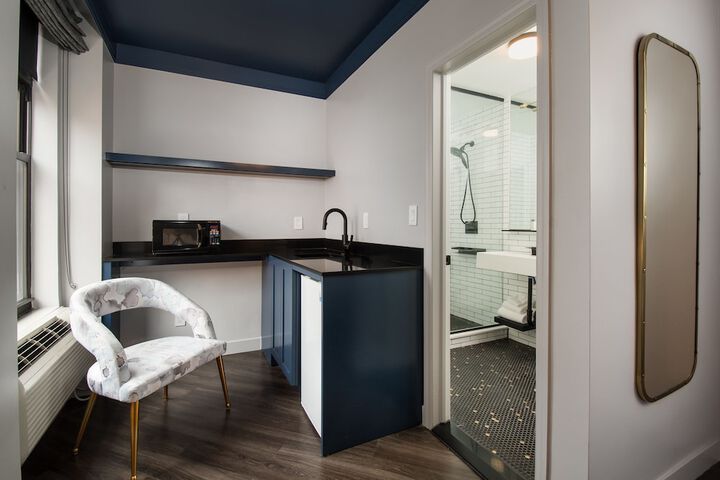 Room 15 of 18