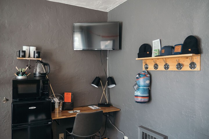Room 27 of 43