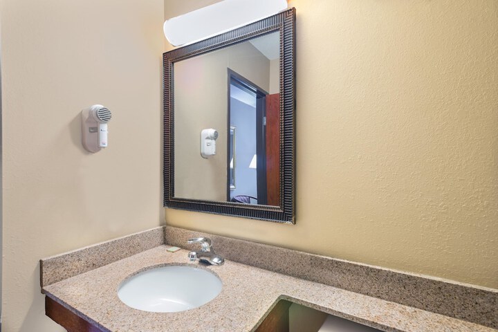 Room 8 of 20