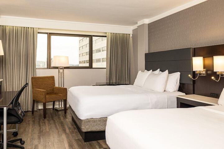 Crowne Plaza Knoxville Downtown University by IHG