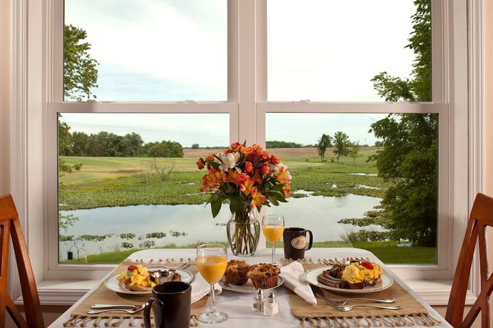 Dining 52 of 73