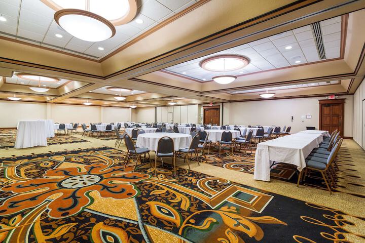 Clarion Hotel Convention Center