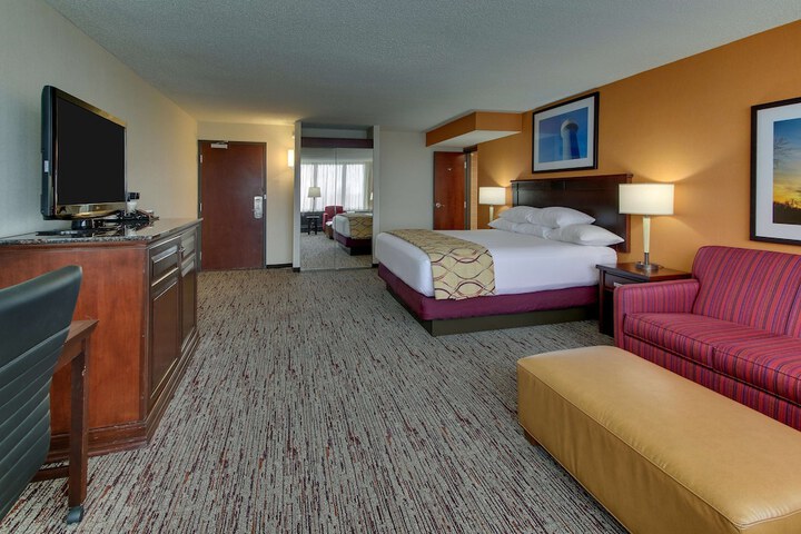 Room 33 of 49