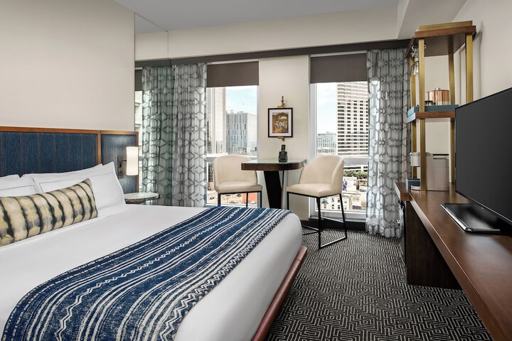 Room 30 of 50