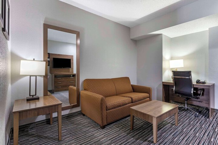 Room 25 of 44