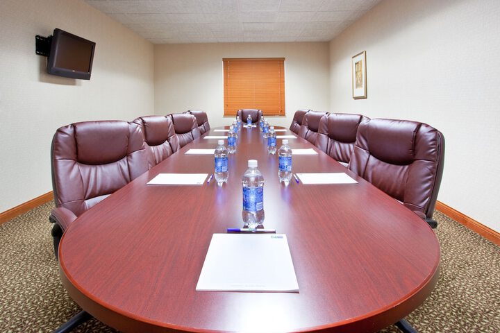 Holiday Inn Express Hotel & Suites Bay City by IHG