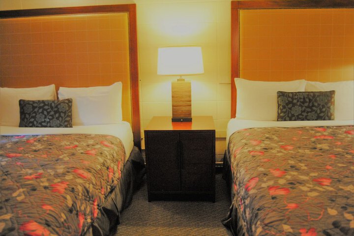 Derrick Motel