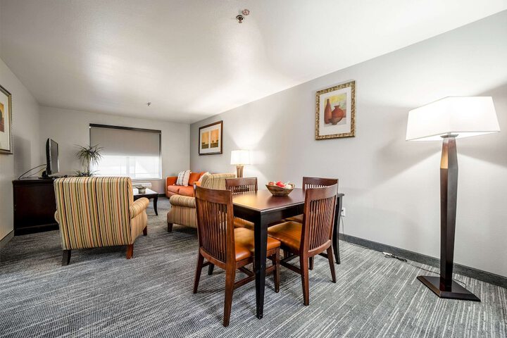 Room 22 of 104
