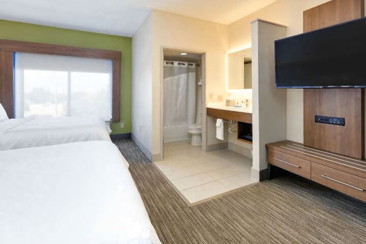 Room 20 of 39