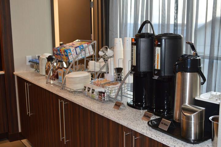 Breakfast/Coffee Service 69 of 88