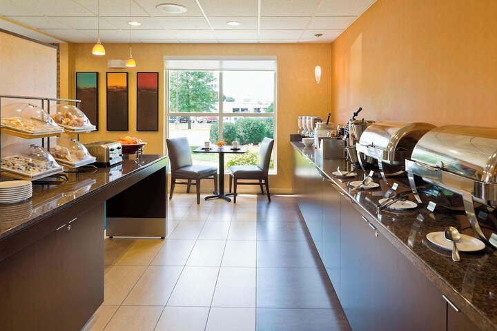 Breakfast/Coffee Service 16 of 18