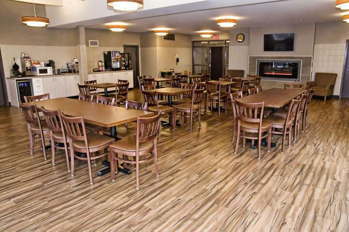 Lakeview Inns & Suites - Brandon